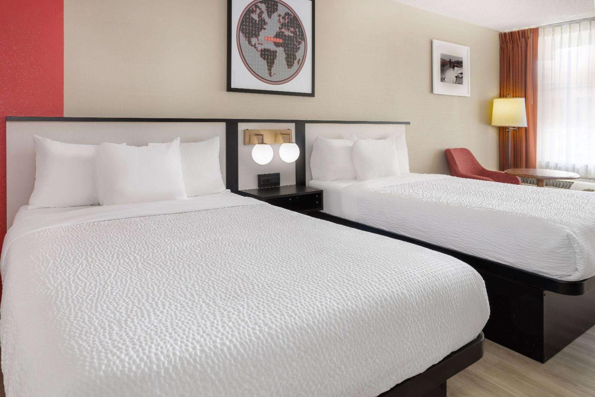 Ramada By Wyndham Rome - Verona Екстериор снимка