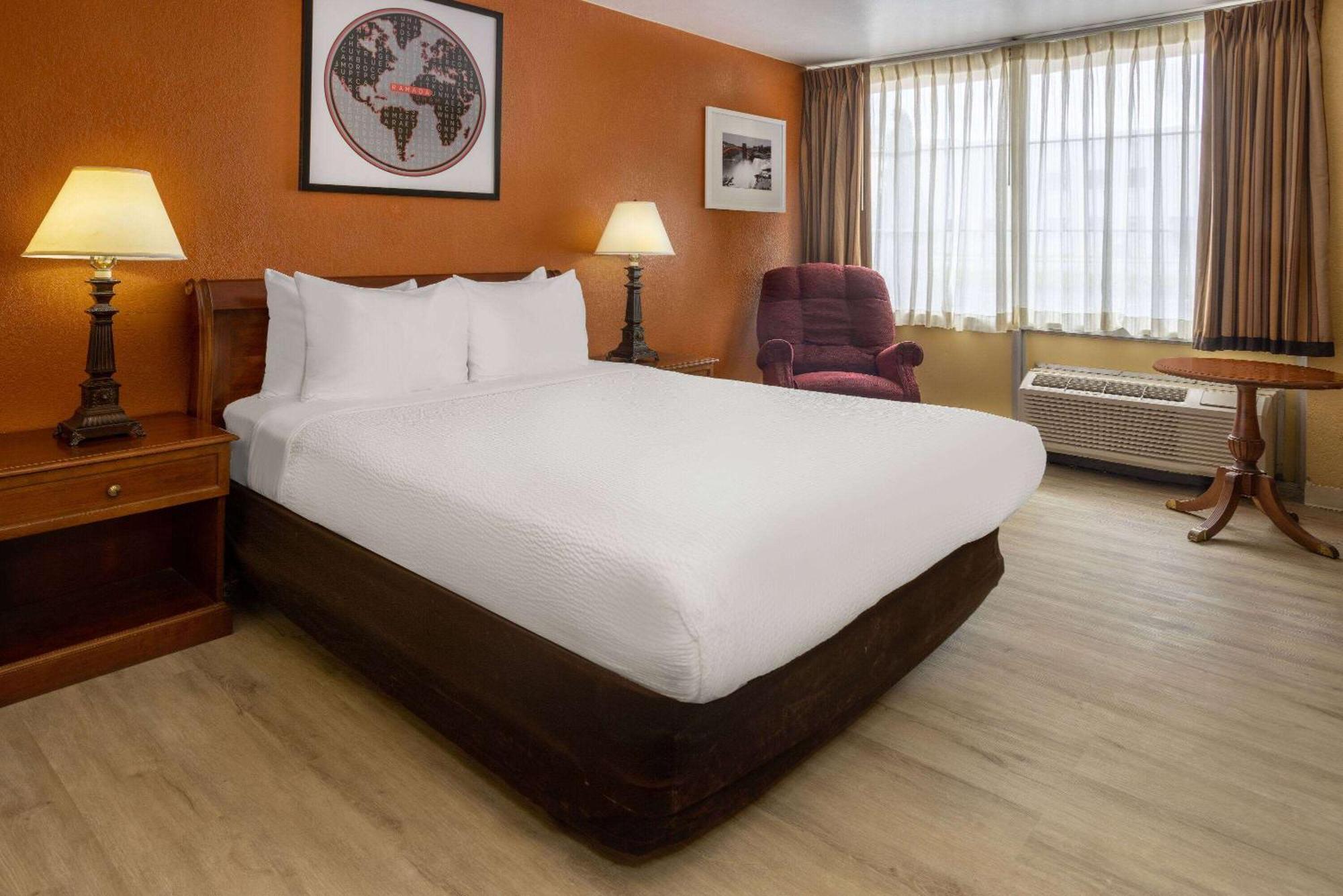 Ramada By Wyndham Rome - Verona Екстериор снимка